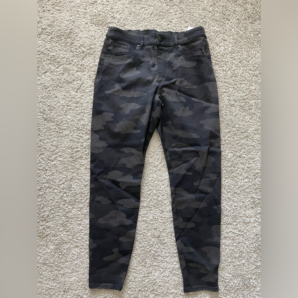 NWT - G by Giuliana Black Camo Pants Jeans Ankle Length Plus Size 16 Pull On